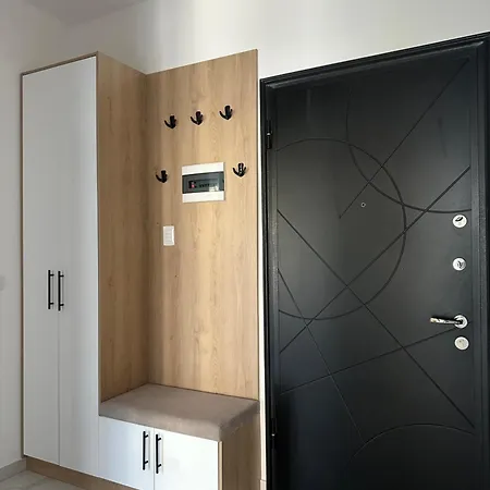 Mias - Ilyonis Apartmán Shëngjin
