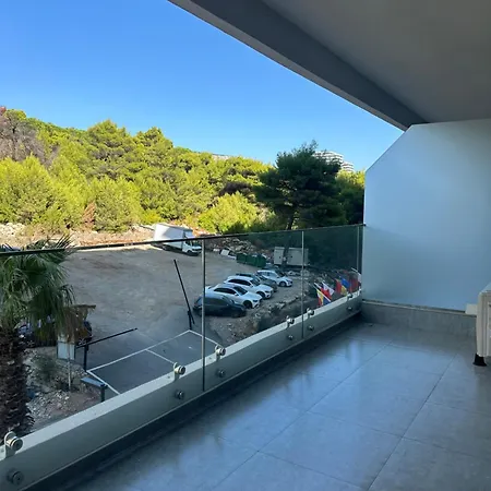 Ilyonis Mias Apartment